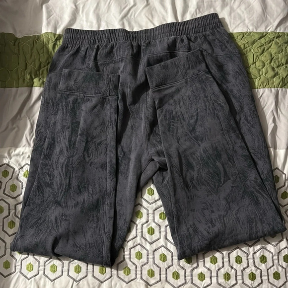 Men’s Active Joggers - Picture 2 of 3